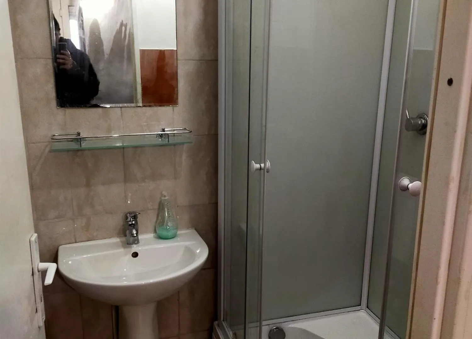 Hotel Vnhaju à Bucarest Maison d'hôtes